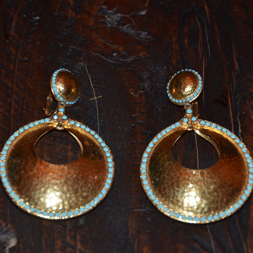 STATEMENT JOSE MARIA BARRERA TURQUOISE HAMMERED GOLD DANGLE CHANDELIER EARRINGS